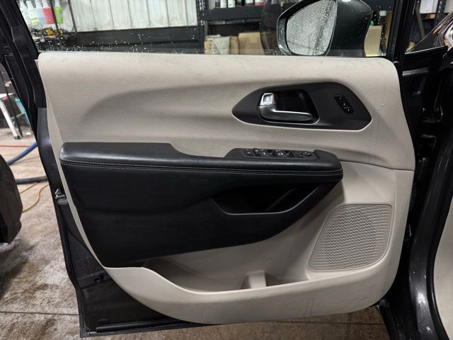 2022 CHRYSLER PACIFICA - Image 13