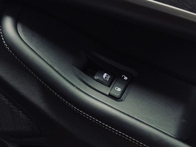 2025 JEEP GRAND CHEROKEE - Image 15