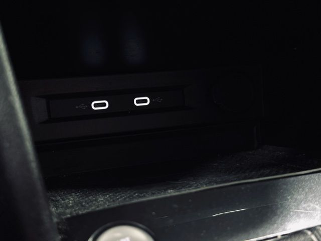 2022 VOLKSWAGEN TIGUAN - Image 30