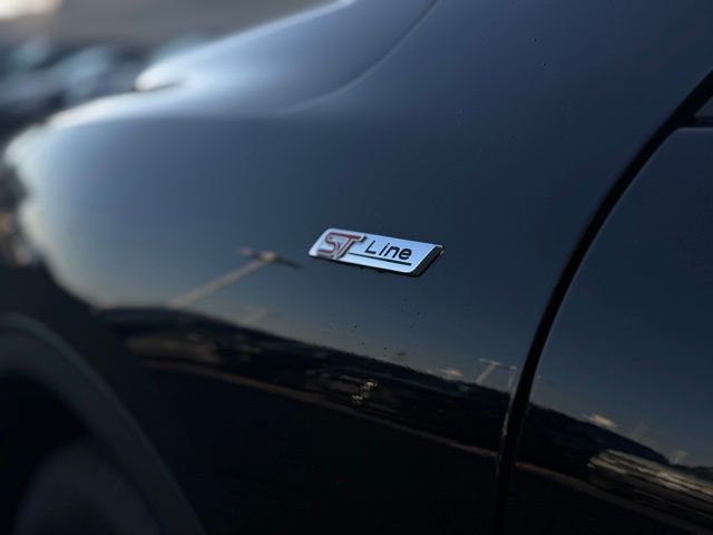 2025 Ford Escape ST-Line photo 2