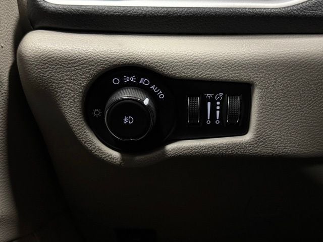 2022 CHRYSLER PACIFICA - Image 34