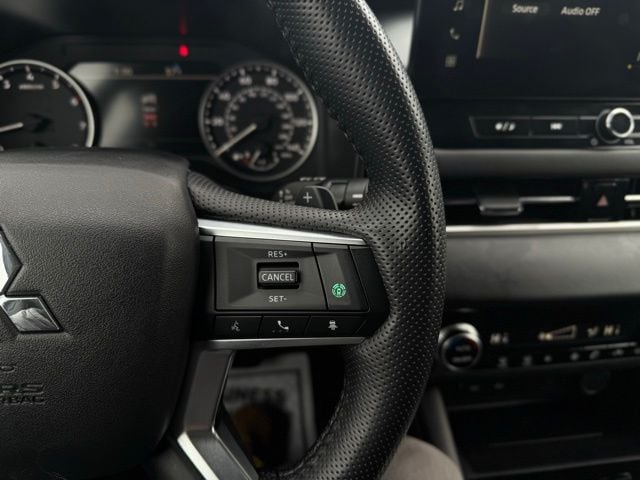 2025 MITSUBISHI OUTLANDER - Image 27