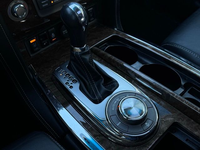 2016 INFINITI QX80 - Image 34