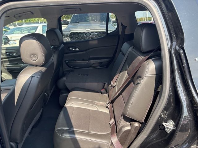 2023 GMC ACADIA - Image 17