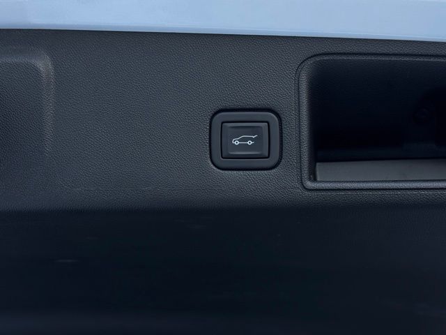 2023 GMC TERRAIN - Image 10