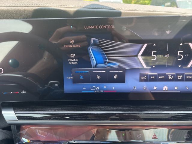 2025 BMW 740I - Image 35