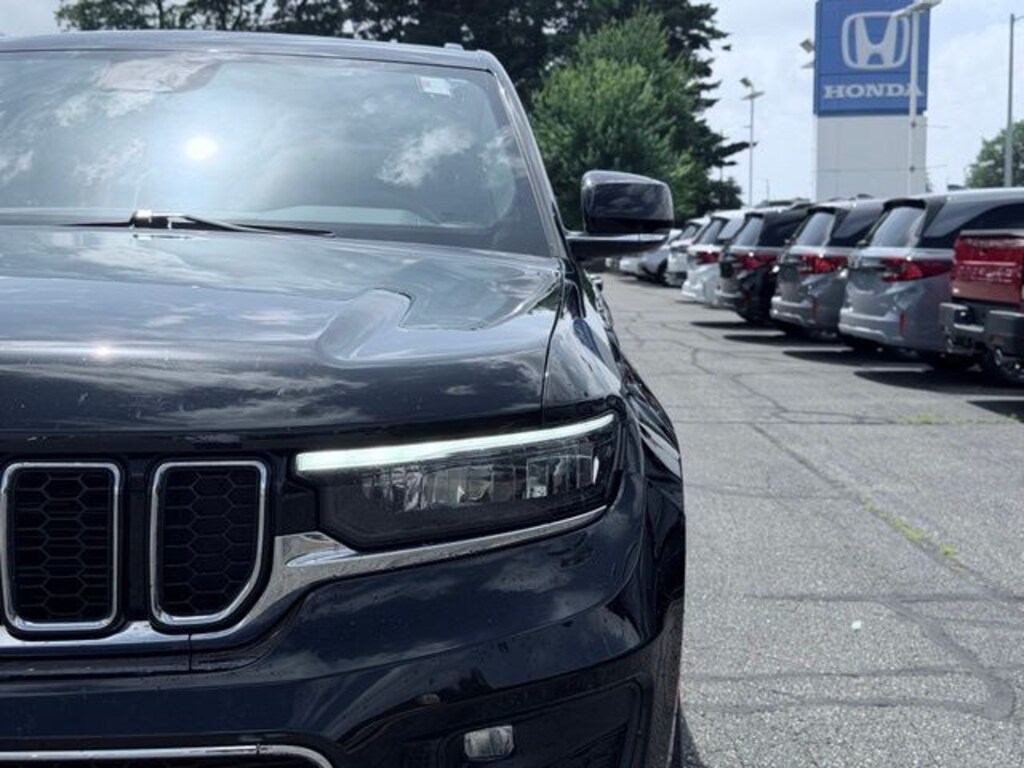 Used 2022 Jeep Grand Cherokee Overland SUV
