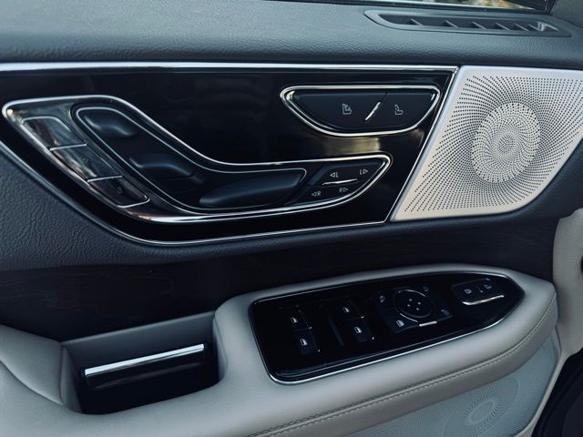 2024 LINCOLN NAVIGATOR - Image 12