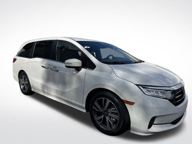 2023 Honda Odyssey Touring photo 3