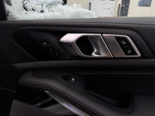 2026 BMW X7 - Image 16