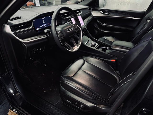 2025 JEEP GRAND CHEROKEE - Image 17