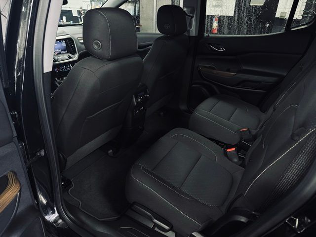 2023 GMC ACADIA - Image 19