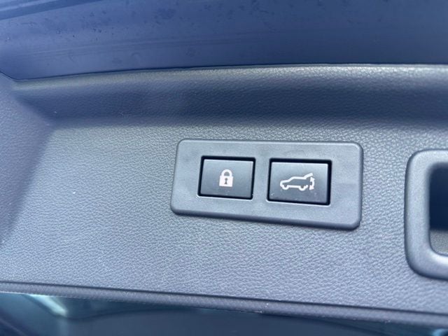 2023 SUBARU FORESTER - Image 12