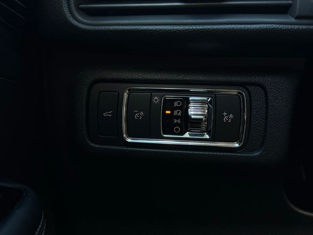 2021 LINCOLN CORSAIR - Image 33