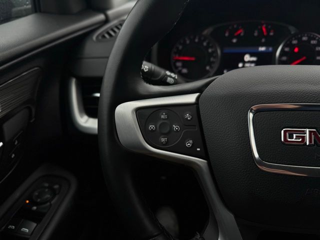 2024 GMC TERRAIN - Image 25