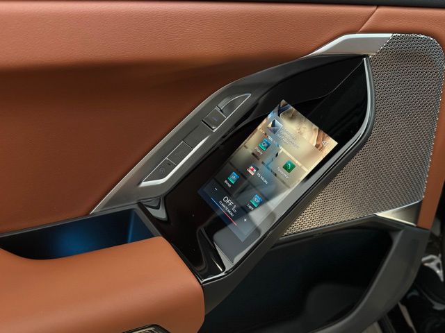 2025 BMW 750E - Image 23