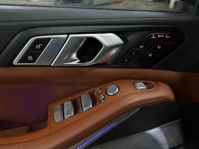 2024 BMW X7 - Image 15