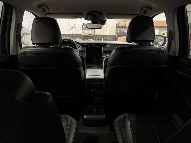 2023 JEEP GRAND CHEROKEE L - Image 24