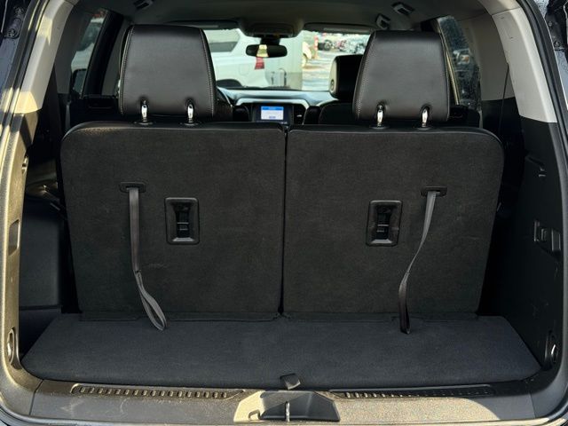 2023 GMC ACADIA - Image 10