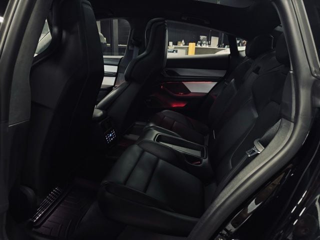 2020 PORSCHE TAYCAN - Image 20