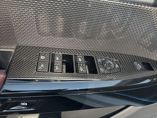 2025 BMW 740I - Image 11