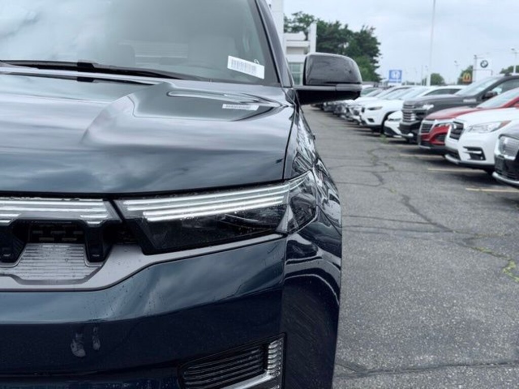 New 2026 Jeep Grand Wagoneer Limited SUV