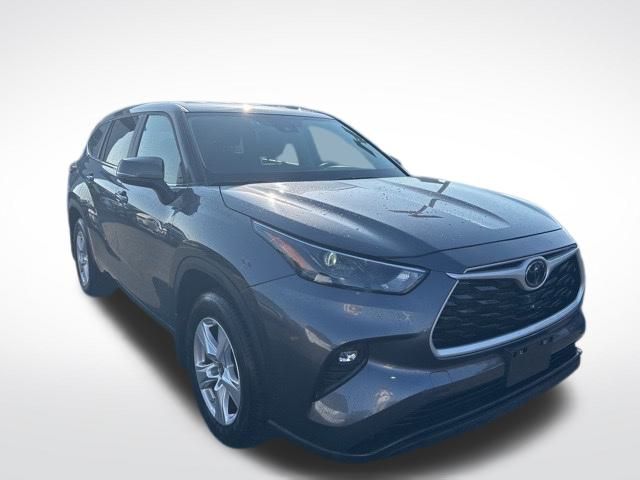 2024 Toyota Highlander Base photo 3