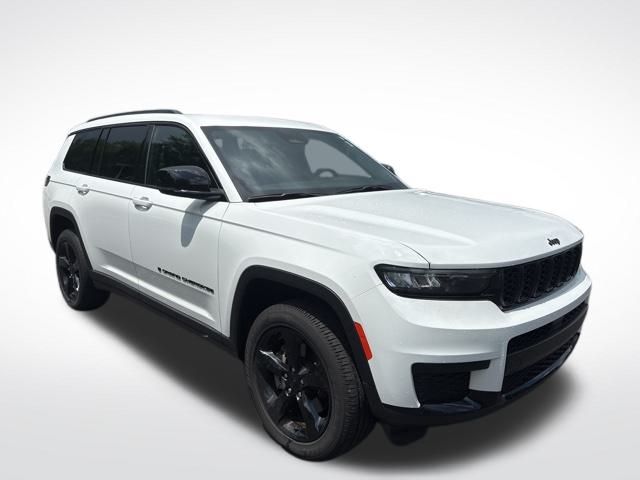 2022 Jeep Grand Cherokee Altitude photo 3