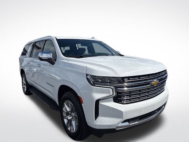 2023 Chevrolet Suburban Premier photo 3