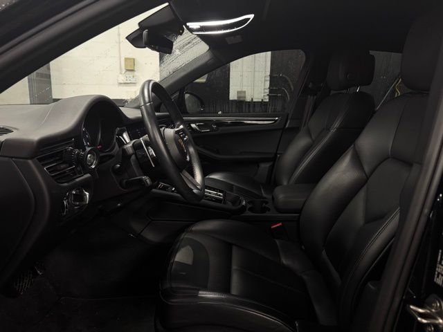 2024 PORSCHE MACAN - Image 18