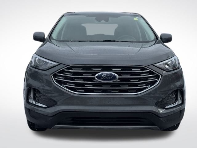 2022 Ford Edge SEL photo 2