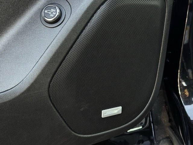 2023 GMC ACADIA - Image 15