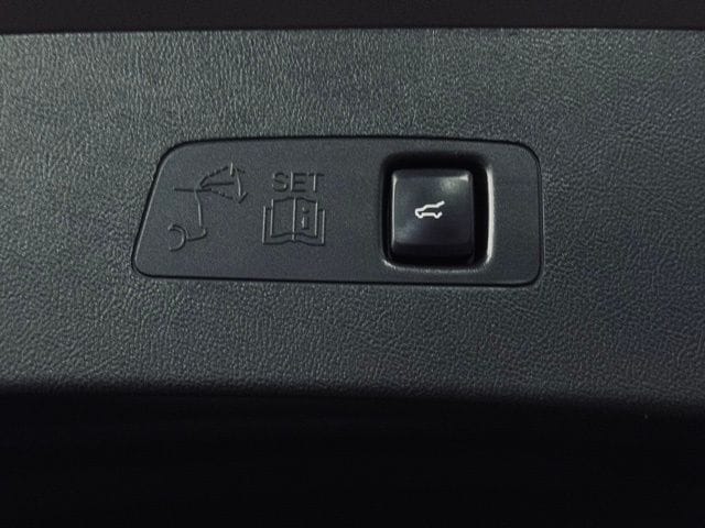 2022 LINCOLN CORSAIR - Image 12