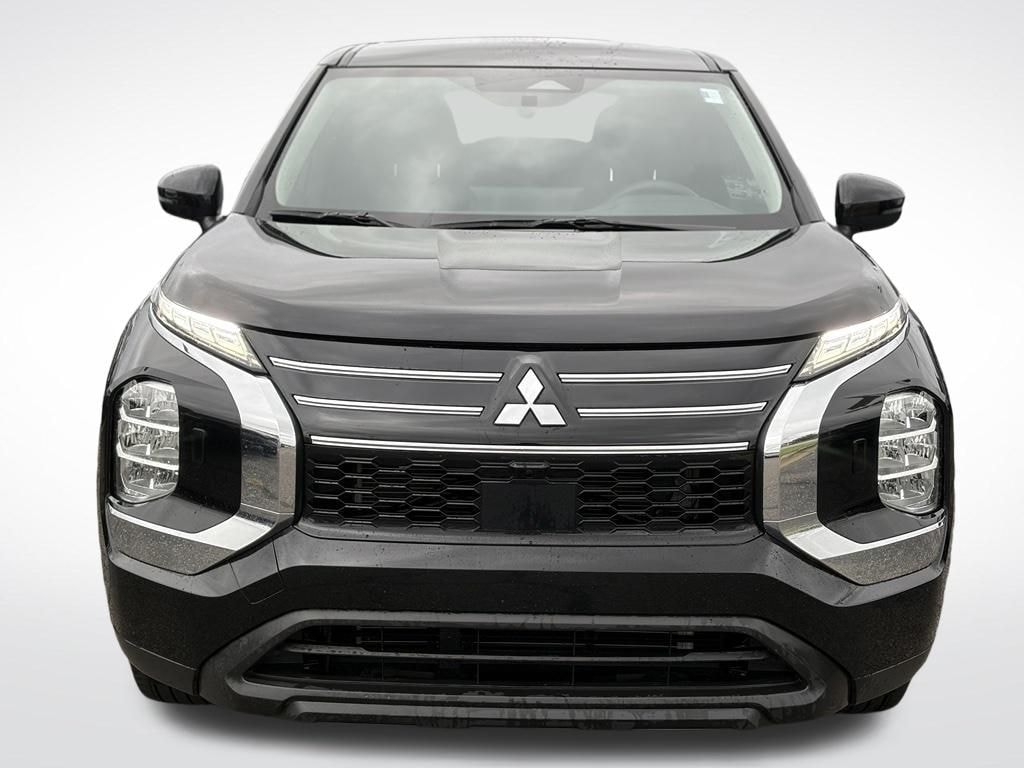 Used 2025 Mitsubishi Outlander ES SUV