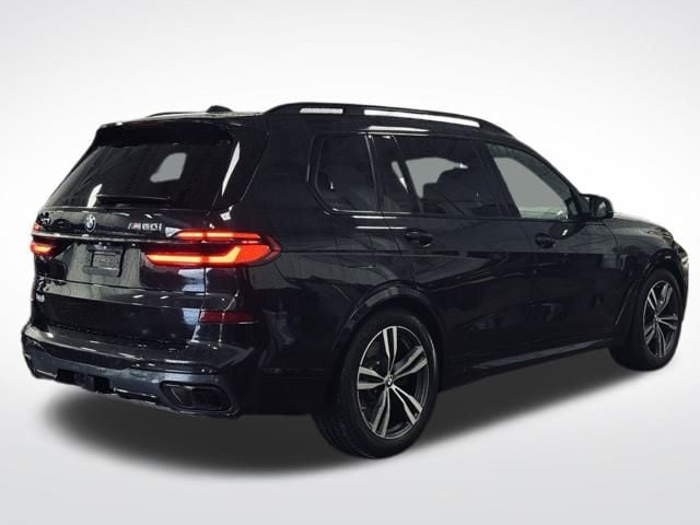 2025 BMW X7 - Image 5