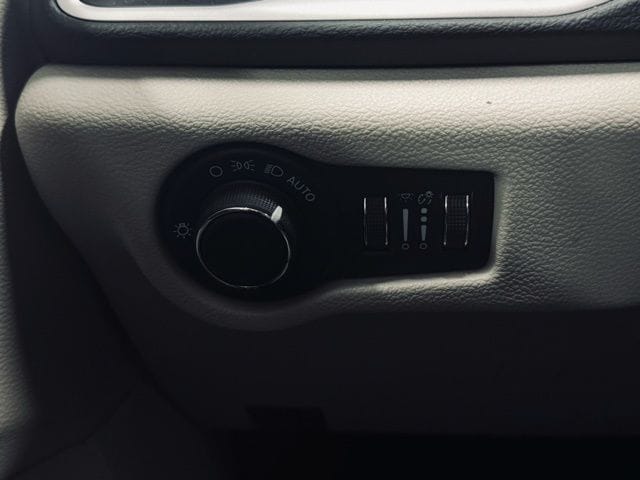 2023 CHRYSLER VOYAGER - Image 31