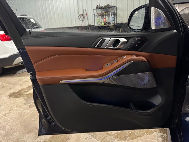 2024 BMW X7 - Image 14