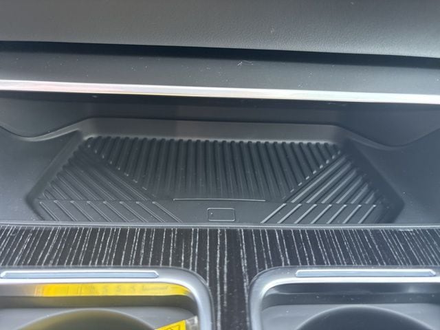 2025 BMW 740I - Image 29