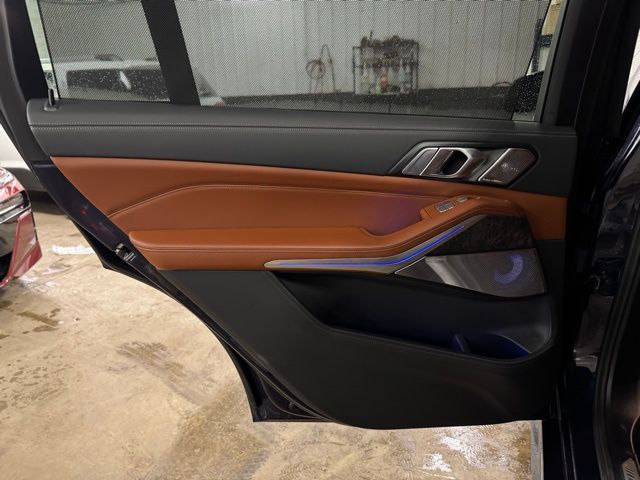 2024 BMW X7 - Image 20