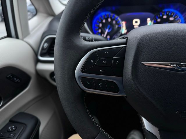 2024 CHRYSLER PACIFICA - Image 27