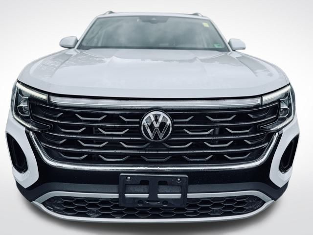2024 Volkswagen Atlas Cross Sport SE Technology photo 2
