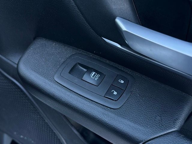 2024 RAM 1500 - Image 15