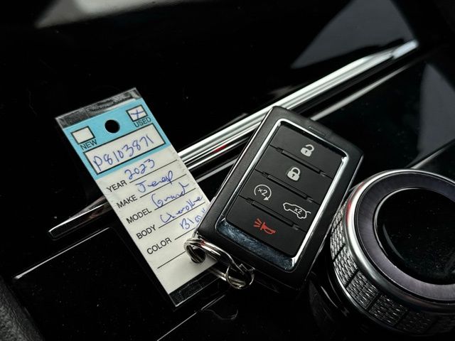 2023 JEEP GRAND CHEROKEE - Image 38