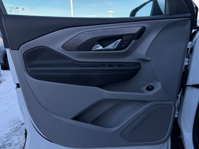 2023 GMC TERRAIN - Image 11