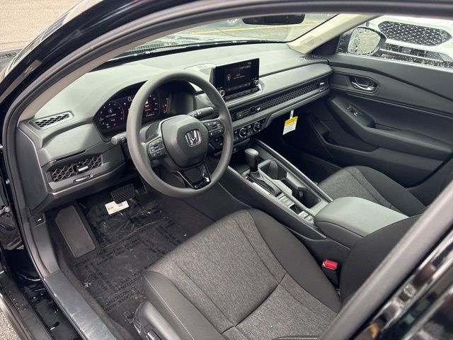 2025 Honda Accord SE - Photo 14