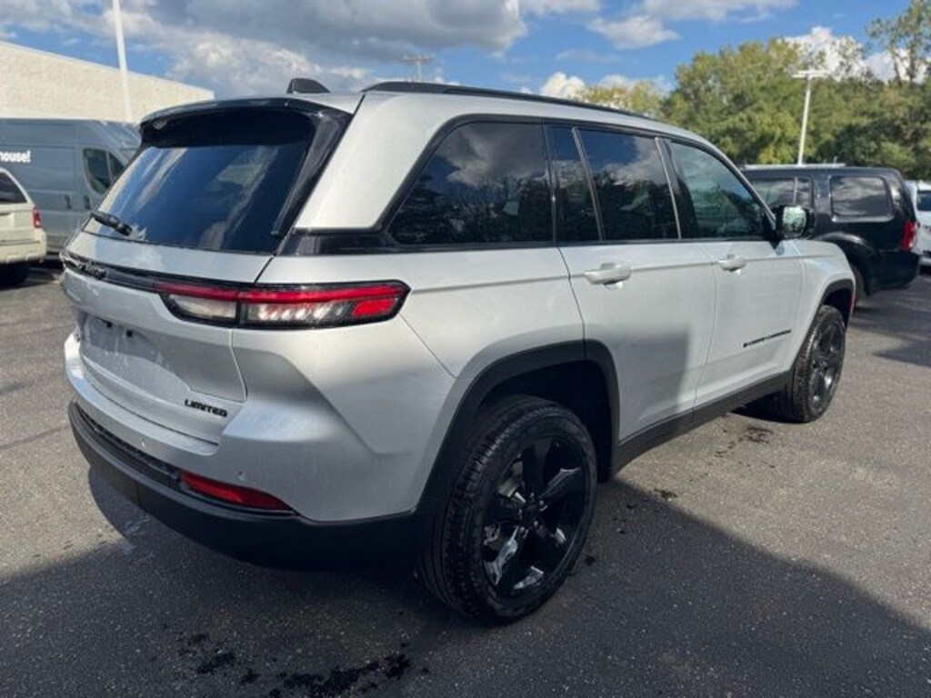 New 2025 Jeep Grand Cherokee Limited SUV