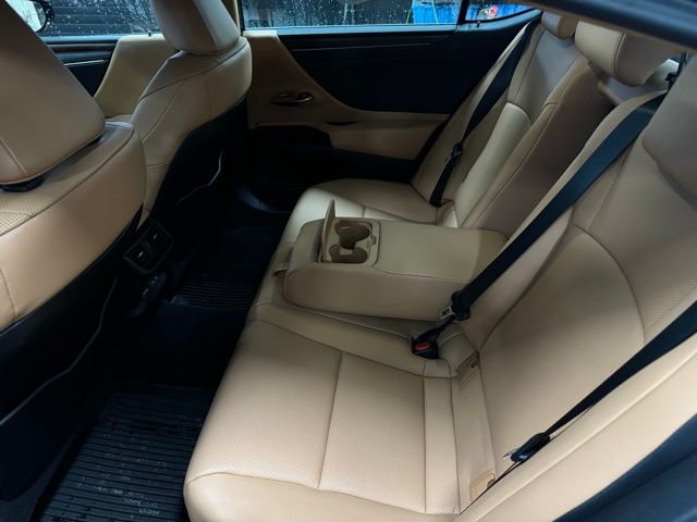 2023 LEXUS ES - Image 21