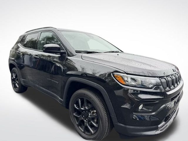 2022 Jeep Compass Latitude photo 2