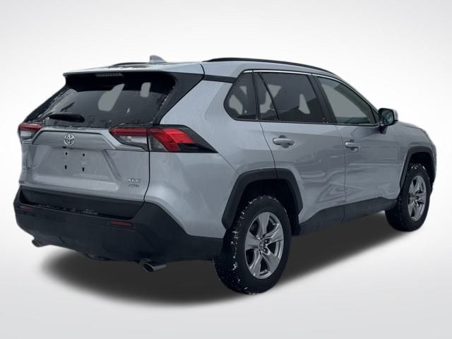 2024 Toyota RAV4 XLE photo 4