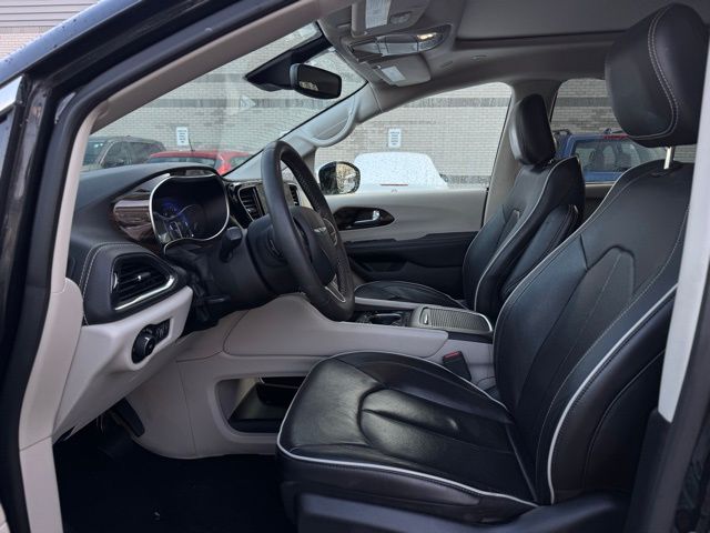 2023 CHRYSLER PACIFICA - Image 16